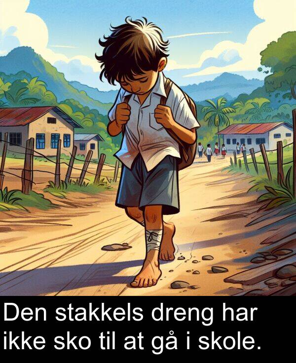 sko: Den stakkels dreng har ikke sko til at gå i skole.