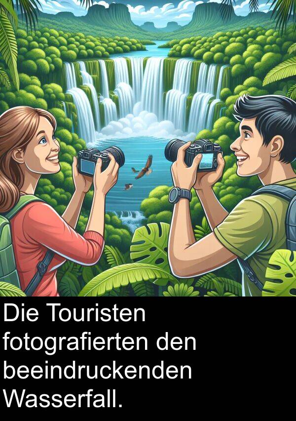 Wasserfall: Die Touristen fotografierten den beeindruckenden Wasserfall.