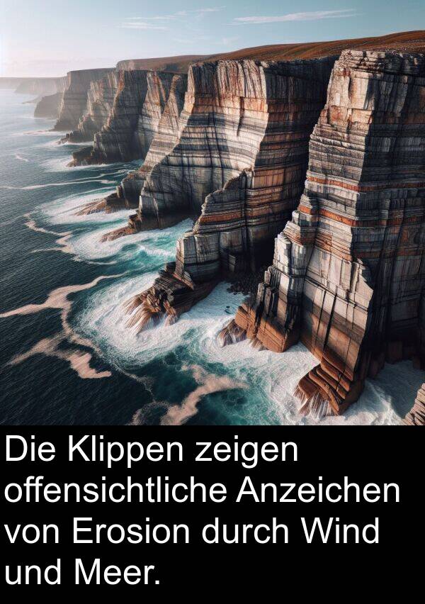 offensichtliche: Die Klippen zeigen offensichtliche Anzeichen von Erosion durch Wind und Meer.