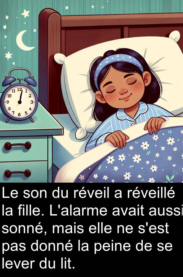 fille: Le son du réveil a réveillé la fille. L'alarme avait aussi sonné, mais elle ne s'est pas donné la peine de se lever du lit.