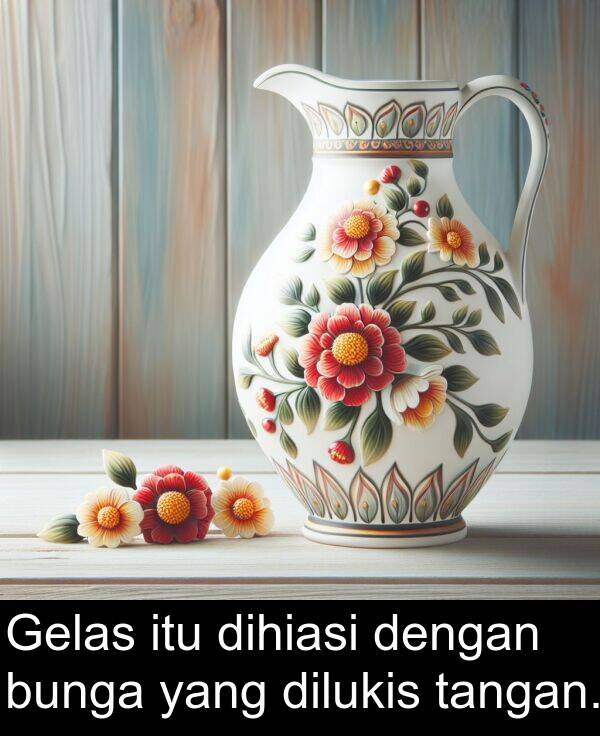 dilukis: Gelas itu dihiasi dengan bunga yang dilukis tangan.