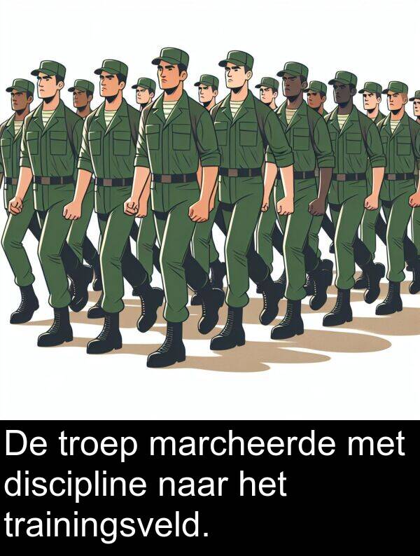 marcheerde: De troep marcheerde met discipline naar het trainingsveld.