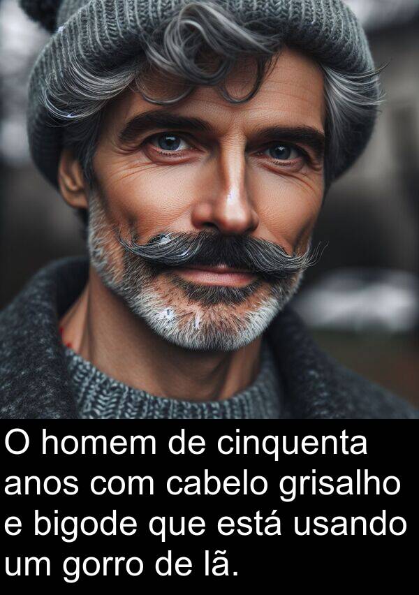 homem: O homem de cinquenta anos com cabelo grisalho e bigode que está usando um gorro de lã.