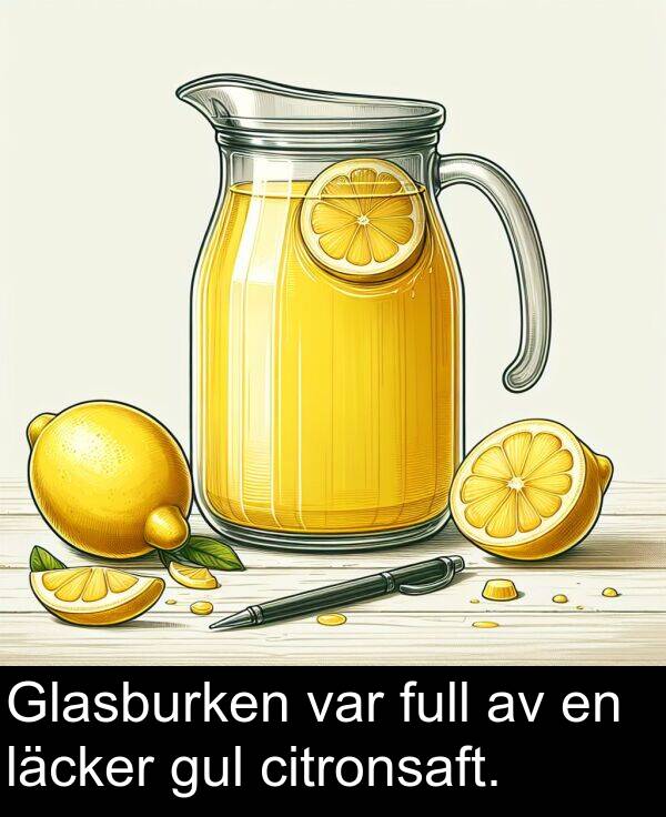 citronsaft: Glasburken var full av en läcker gul citronsaft.